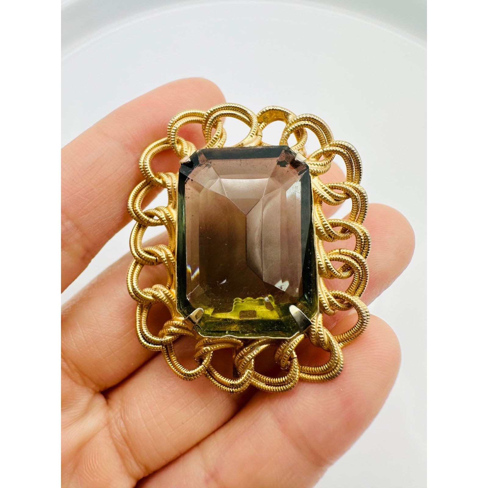 Vintage Gold Tone Faceted Green Rhinestone Brooch Pin